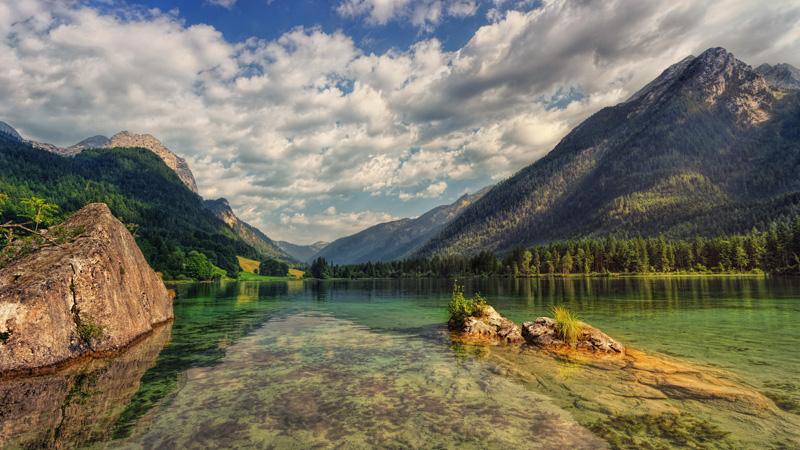 Фотообои Изумрудное горное озеро
