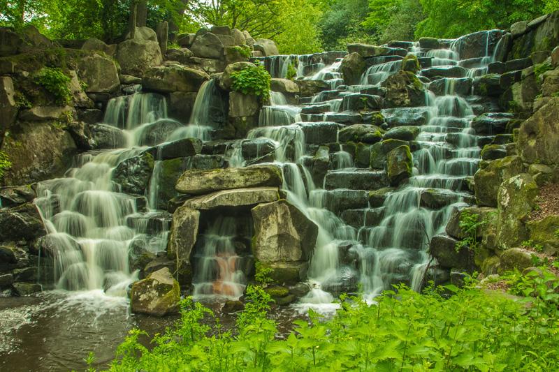Фотообои Каменные пороги и водопад