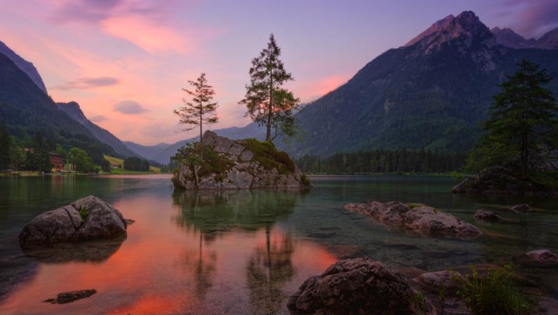Фотообои Озеро в горной долине Код:821